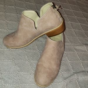 2/$20!  Spring ankle shooties